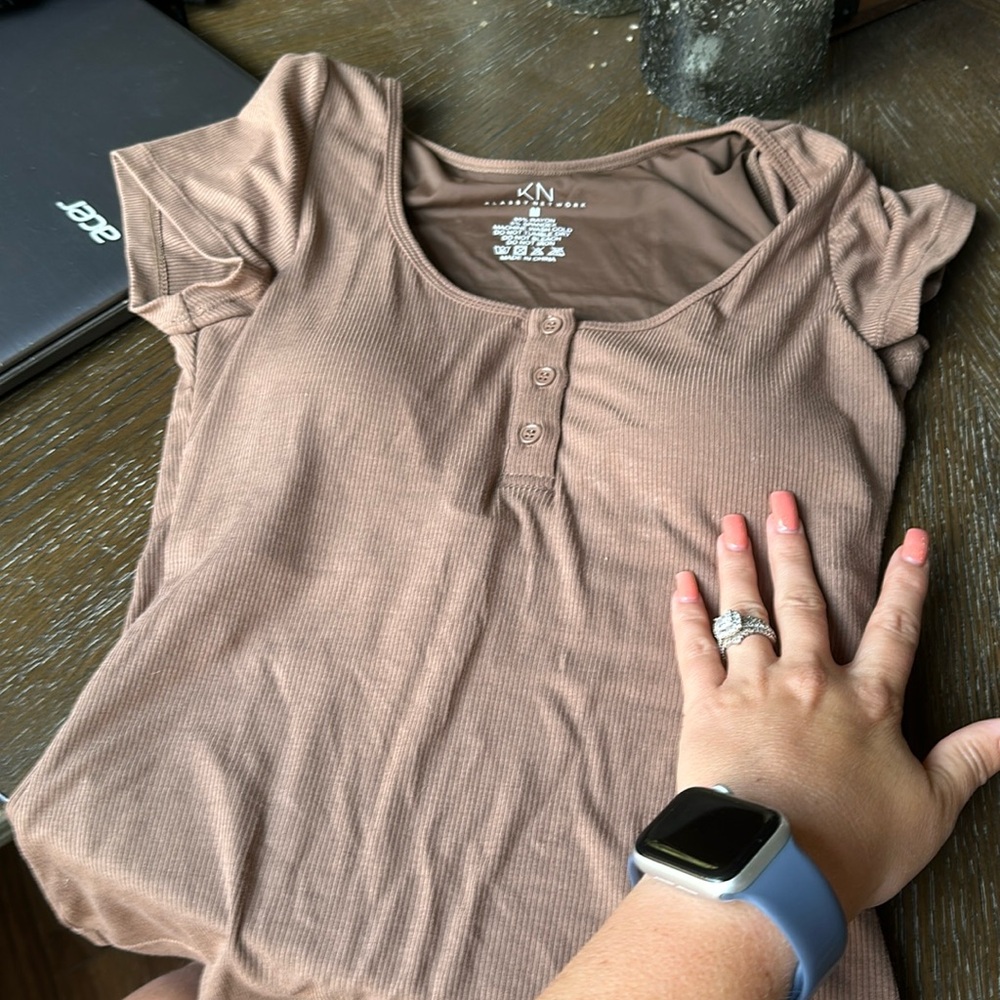 Brown Klassey network top